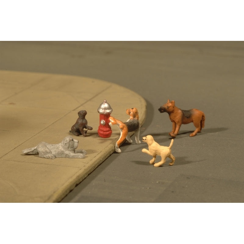 Bachmann Dogs With Fire Hydrant, 6 Figures, O Scale