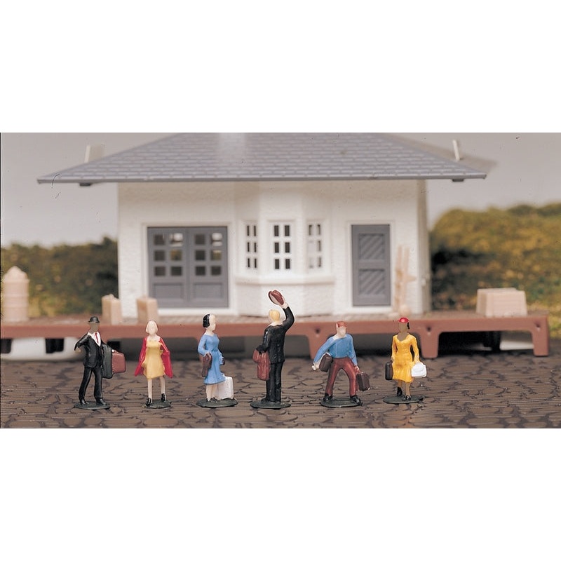 Bachmann Waiting Passenger Figures, (6 pcs), HO Scale