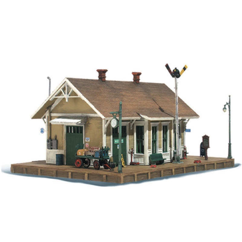 Woodland Scenics Ho Dansbury Depot (Lit)*