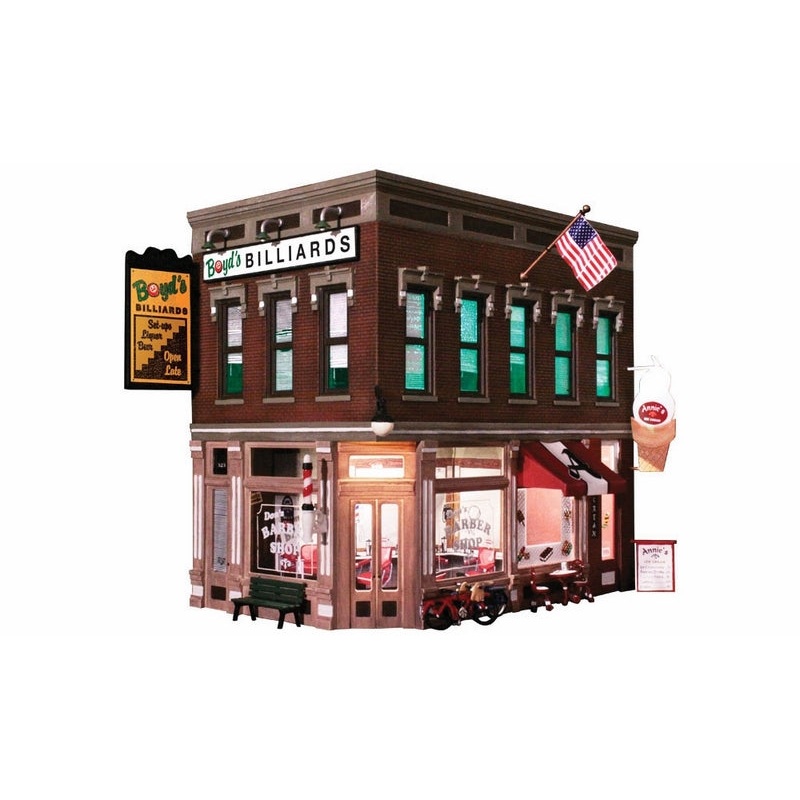 Woodland Scenics O Corner Emporium (Lit)