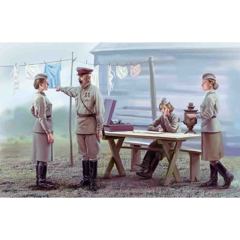 ICM 1:35 Svt. Servicewomen (1939-42) (4)