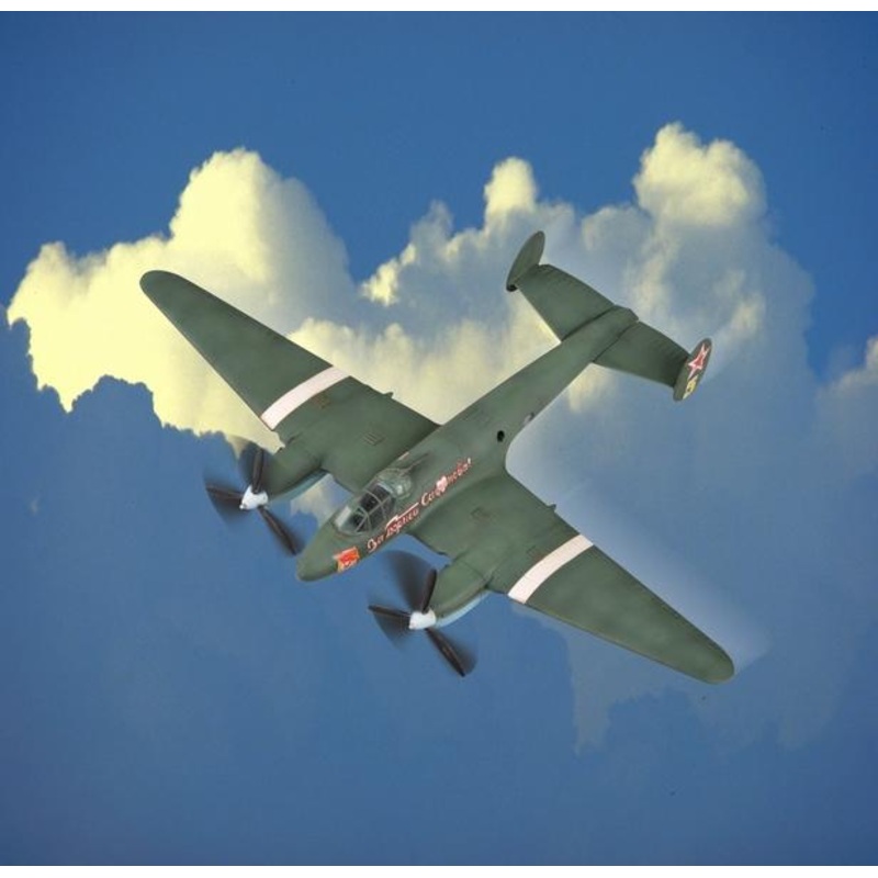 Hobbyboss 1:72 Soviet Pe-2 Bomber