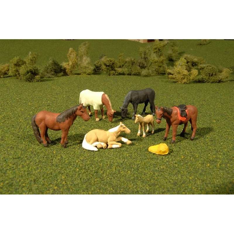 Bachmann Horses. 6 Figures. HO Scale