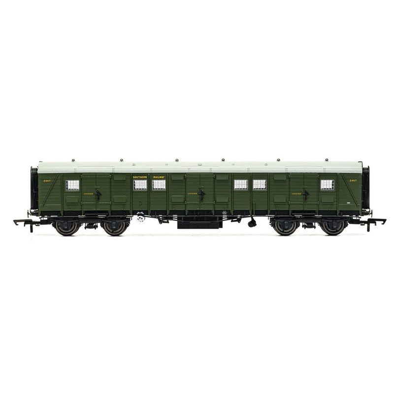 Hornby R60090 SR Luggage Van 2467