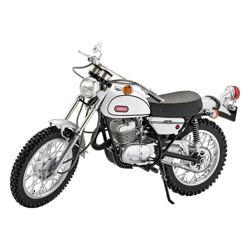 Revell 07941 1/12 YAMAHA 250 DT-1 DIRT BIKE