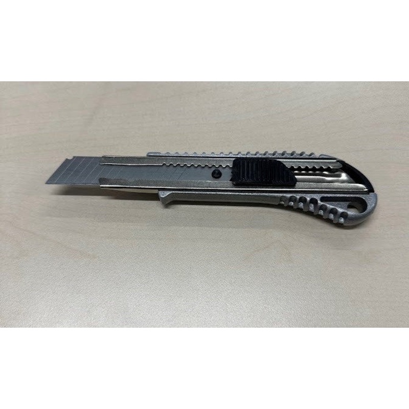 Helios – 18mm Aluminum Handle Hard Wearing 18mm Craft Pocket Snap Off Knife
