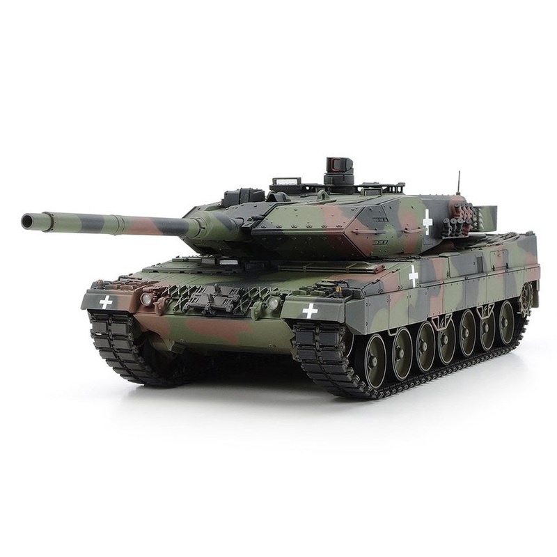 Tamiya 25207 1/35 UKRAINE LEOPARD 2A6 GERMAN LEND