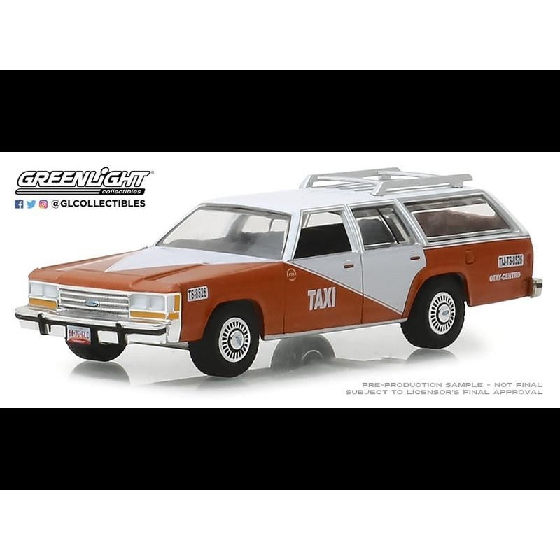 GreenLight GL-30026 1/64 1988 Ford LTD Crown Victoria