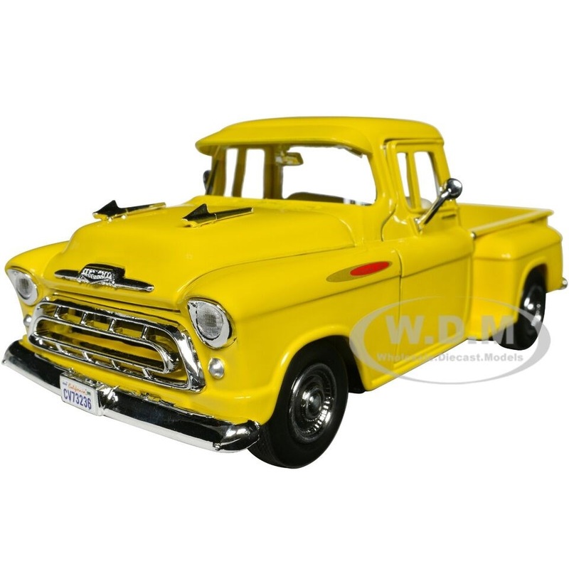 Motormax MX-79381 1/24 1957 Chevrolet 3100 Stepside Pickup