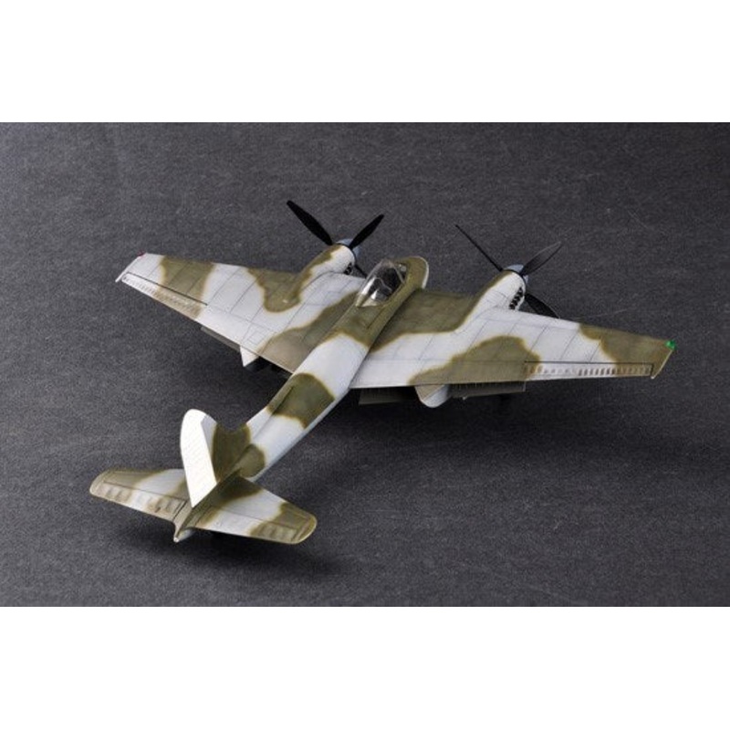 Trumpeter 02894 1/48 De Havilland Hornet F.3