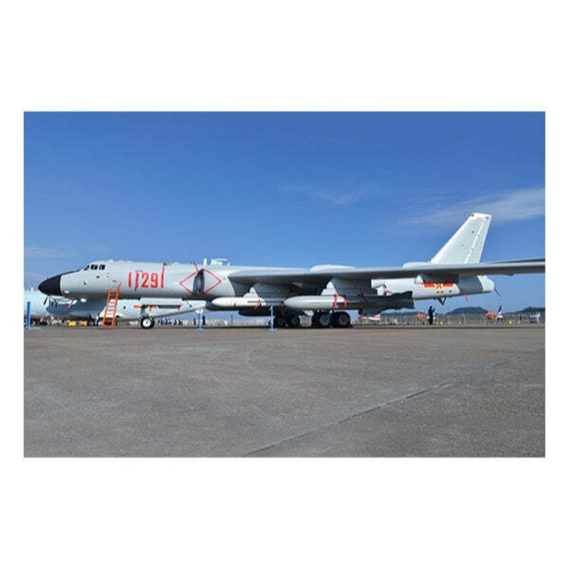 Trumpeter 03930 1/144 Xian H-6K Strategic Bomber