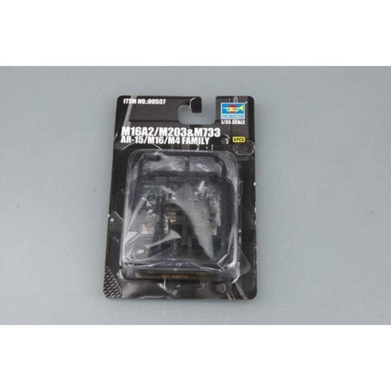 Trumpeter 00507 1/35 AR-15/M16/M4 FAMILY-M733