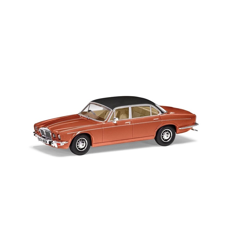 Corgi VA13903 1/43 Daimler Double-Six S2 Cor