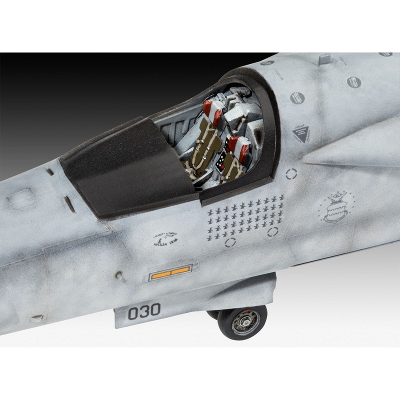 Revell 04974  1/72 Ef-111A Raven