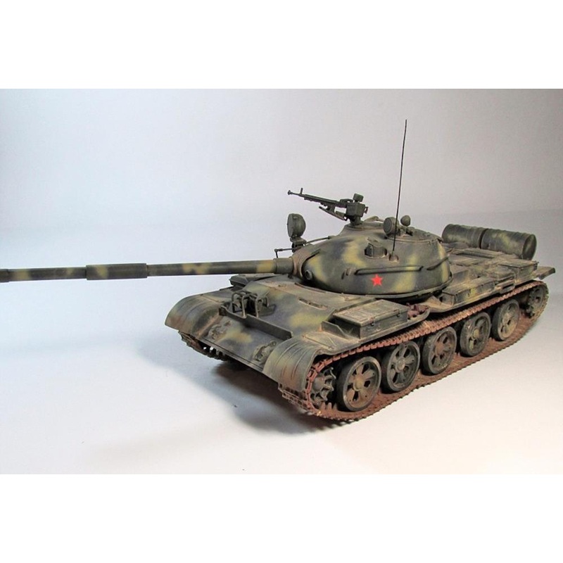 Tamiya 35108 1/35 T-62 SOVIET TANK