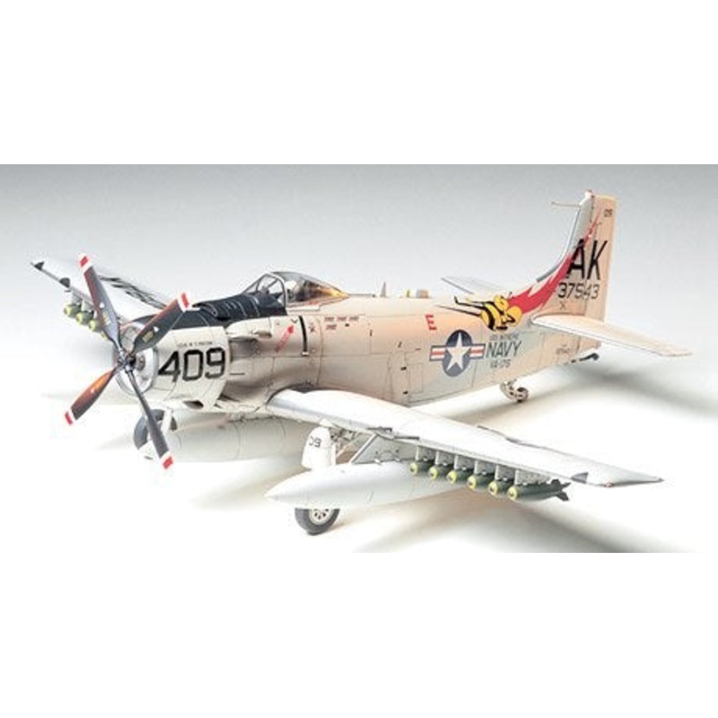 Tamiya 61058 1/48 Skyraider U. S. Navy