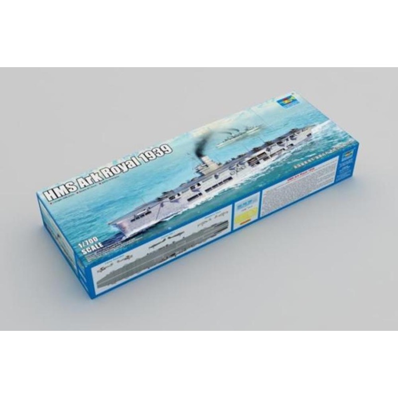Trumpeter 06713 1/700 HMS ARK ROYAL