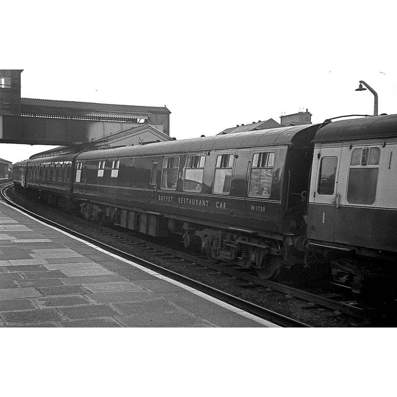 xHornby R4971A BR(W) Mk1 RB