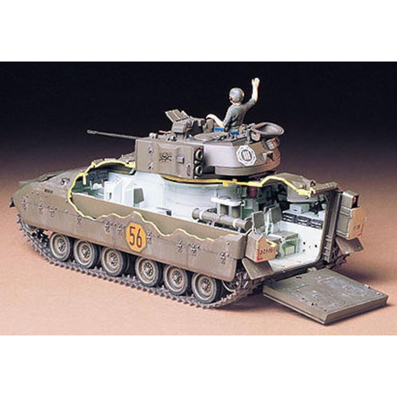 Tamiya 35132 1/35 US M2 Bradley IFV