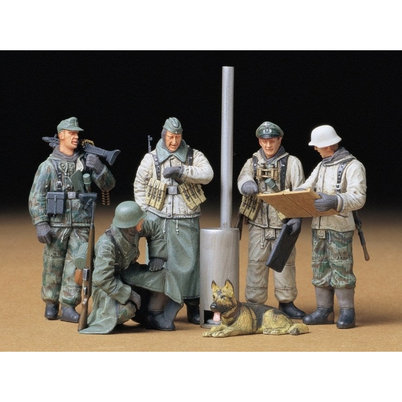Tamiya 35212 1/35 German Soldiers Field Briefing